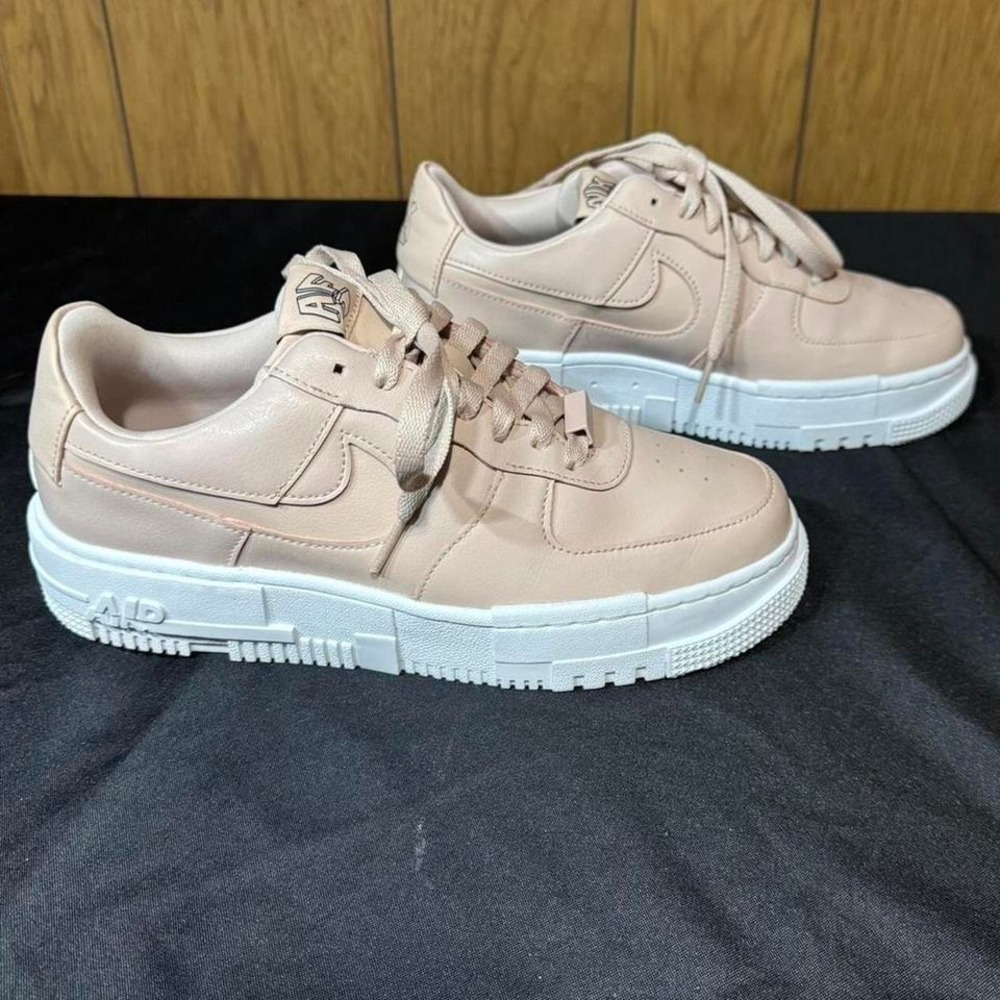 Nike‎ Air Force 1 Low in tan and white Size 8.5 Mens / 9.5-10 Womens - Picture 3 of 7